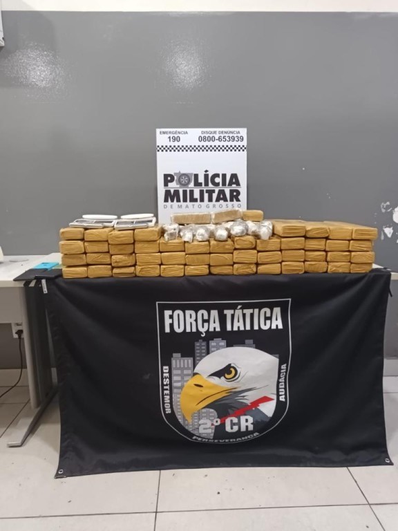 Força Tática apreende 47 tabletes de entorpecentes e prende quatro homens por tráfico