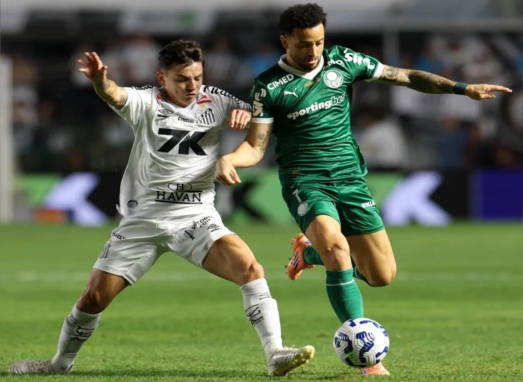 Santos vence clássico, escapa do Z4 e tira liderança do Palmeiras