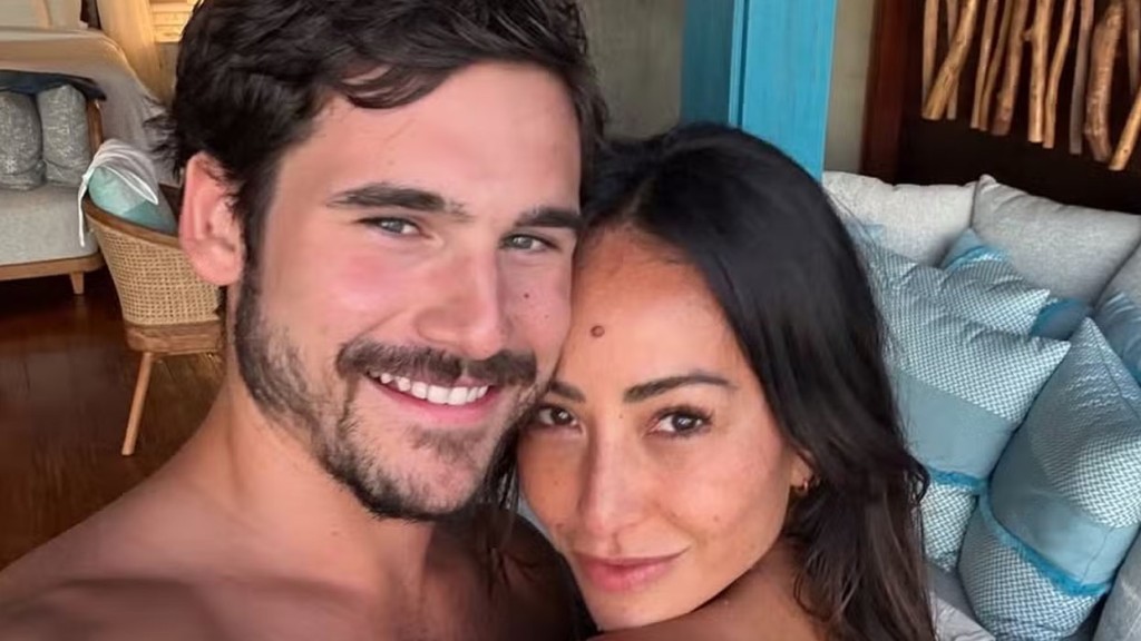 Sabrina Sato se declara para Nicolas em aniversário com mensagem bem-humorada