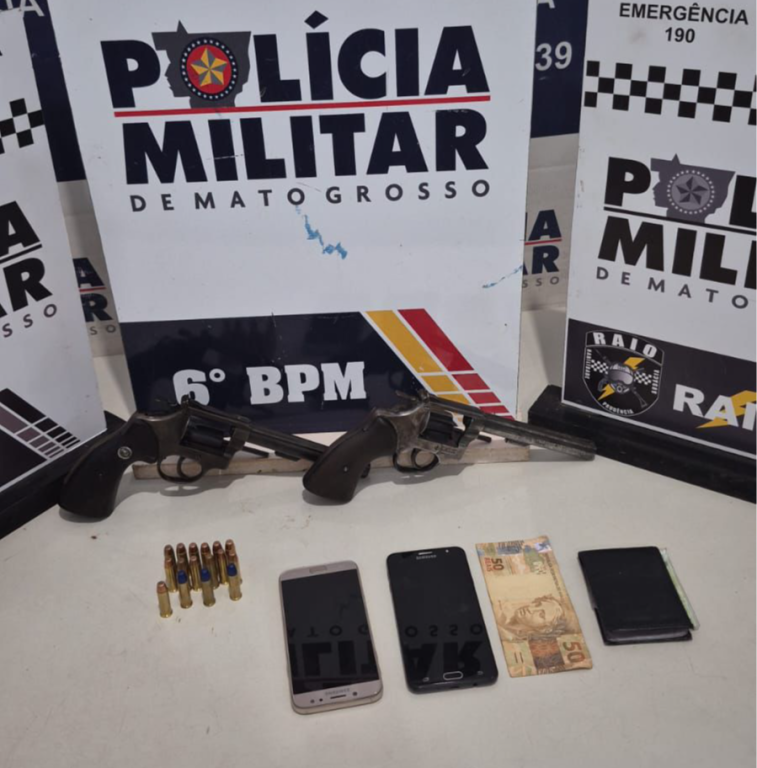 Dois faccionados são detidos pela PM com armas após perseguição