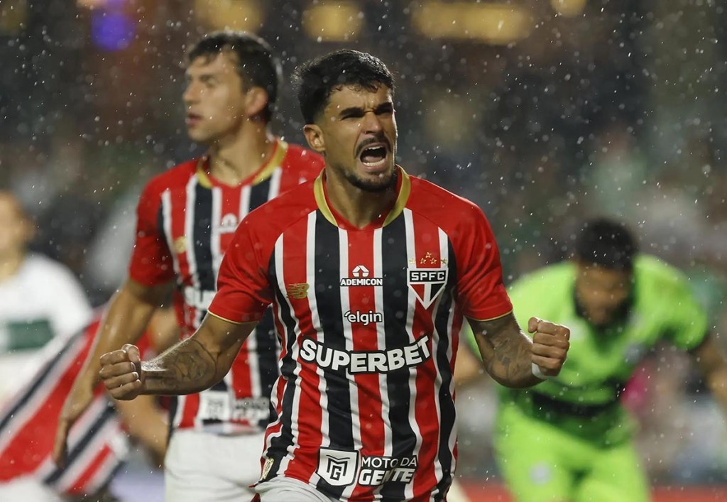 São Paulo vence o Coritiba com time reserva no Brasileirão