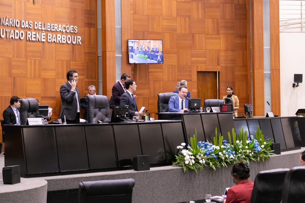 Assembleia aprova iniciativa para conter alta no preço dos combustíveis