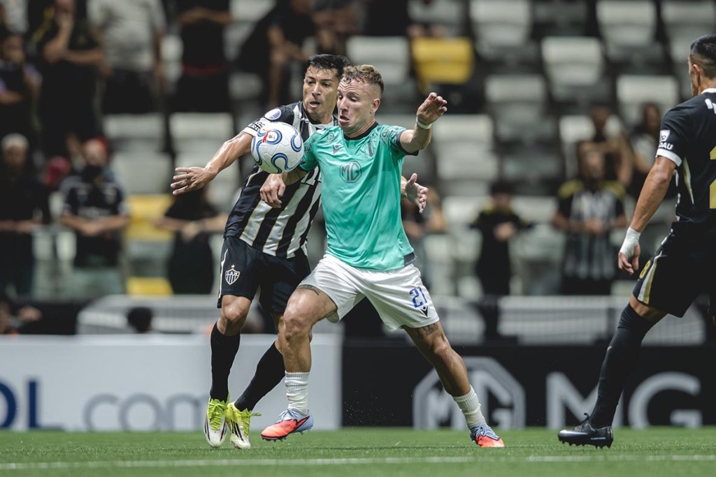 Atlético-MG bate Juventud de virada e conquista primeira vitória na Sul-Americana