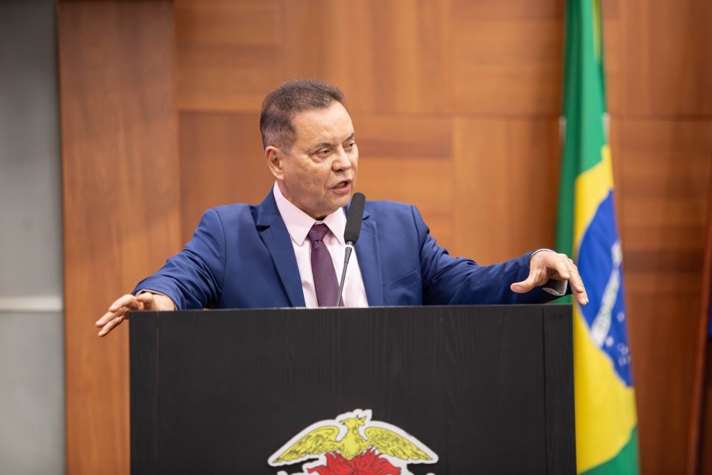 Botelho lança programa de apoio a cuidadores e propõe novas ações nas áreas social e cultural