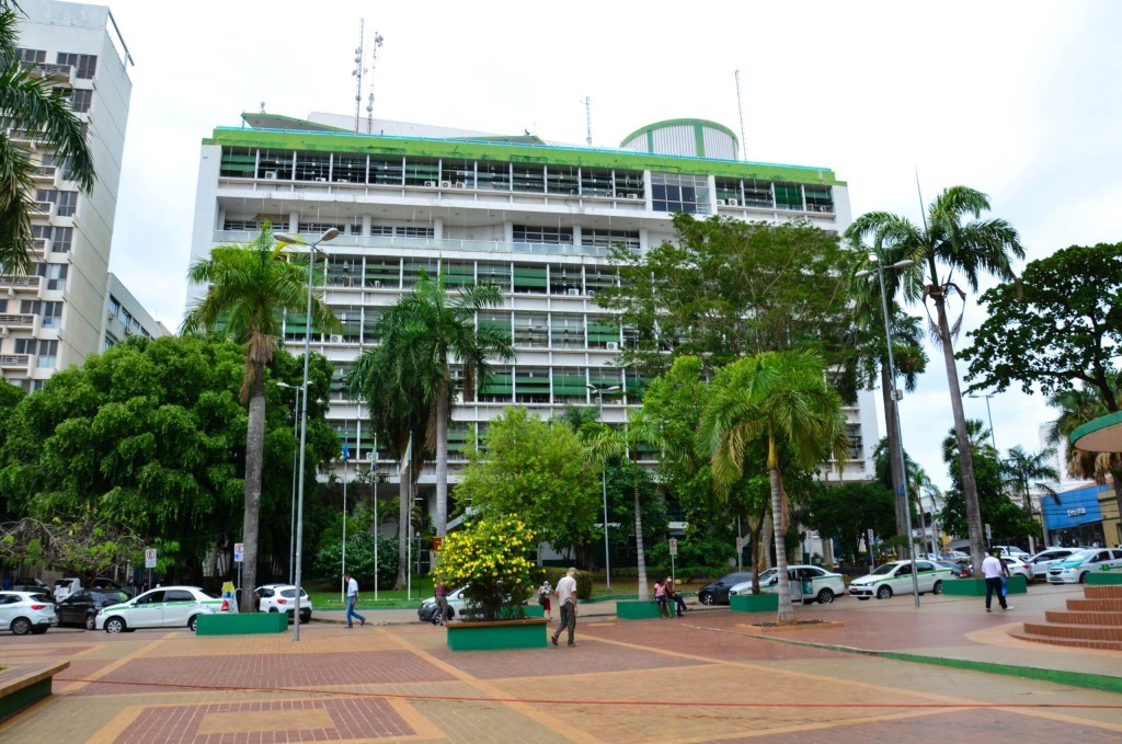 Prefeitura de Cuiabá paga salários de outubro e injeta R$ 147,4 milhões na economia