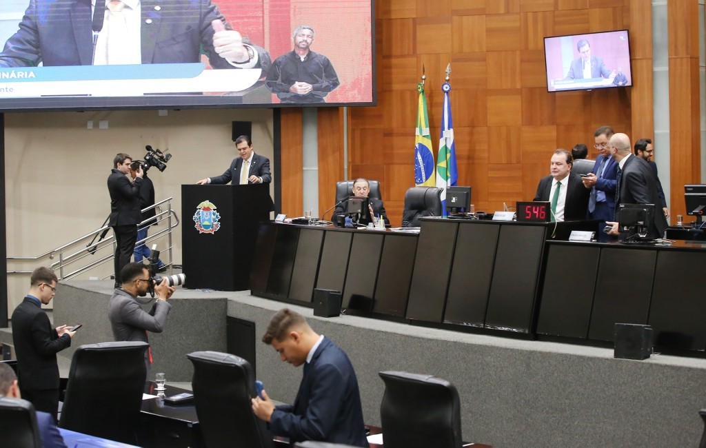 Deputados votam projeto do governo que doa área para o município de Diamantino