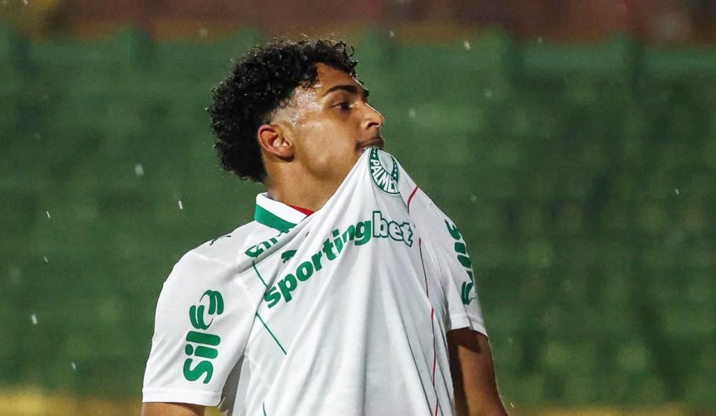 Palmeiras inicia Paulistão com vitória sobre a Portuguesa no Canindé