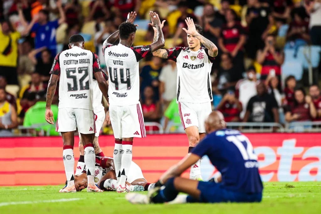 Flamengo goleia Madureira e está na final do Campeonato Carioca