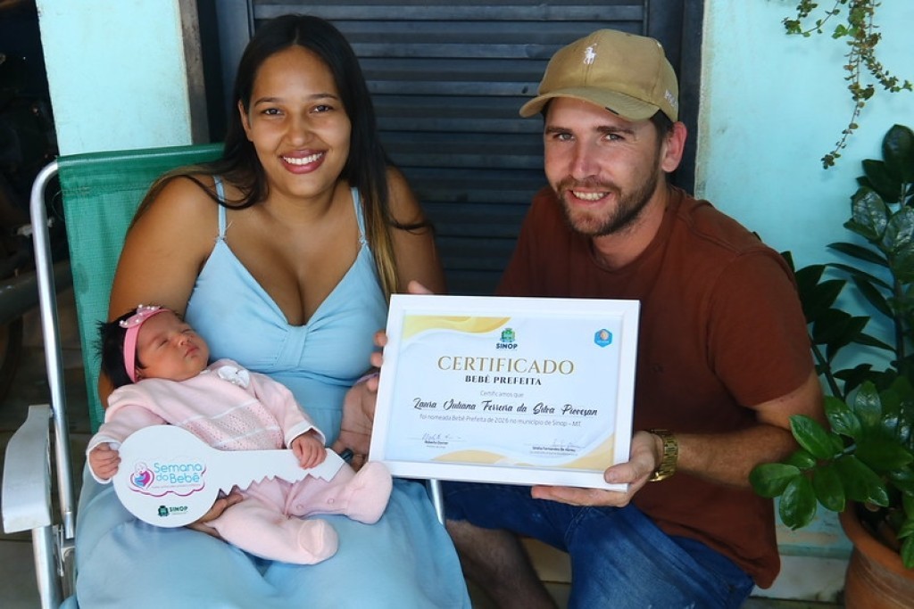 Prefeitura de Sinop celebra Semana do Bebê com entrega simbólica da chave da cidade à primeira bebê nascida em maio