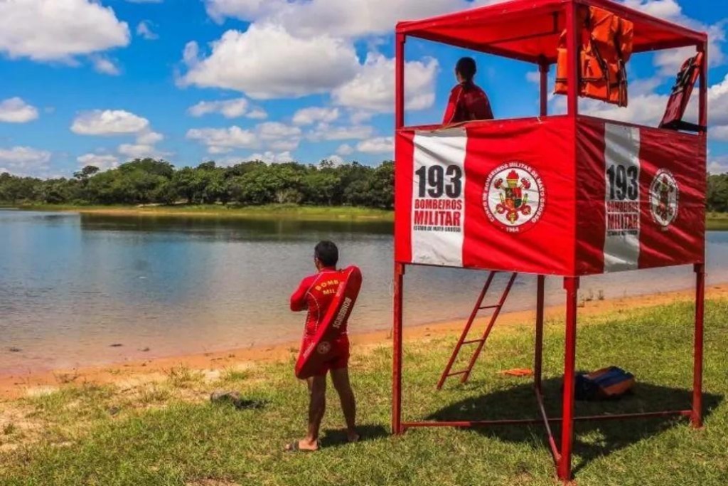 Corpo de Bombeiros orienta a população sobre prevenção de afogamentos durante feriado prolongado