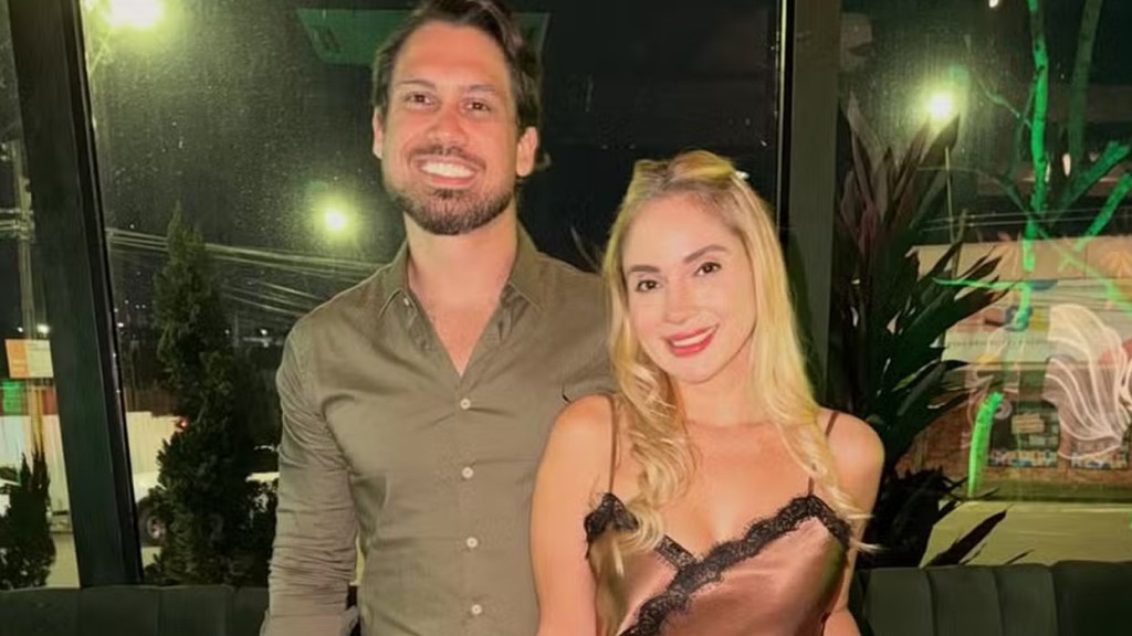 Ex-BBB Brigido Neto pede Adriane Façanha em casamento em jantar romântico: ‘Sim’