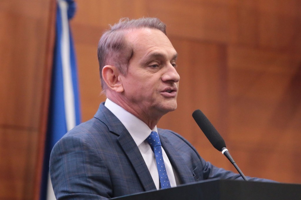 Deputado critica veto e afirma que reajuste é decisão exclusiva do Tribunal de Justiça