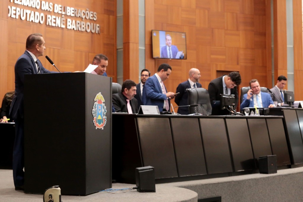 ALMT aprova projeto que homenageia legado de professora em nova escola de Chapada dos Guimarães