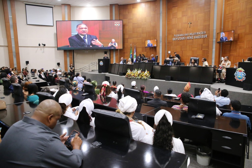 ALMT homenageia pessoas que lutam contra o racismo estrutural