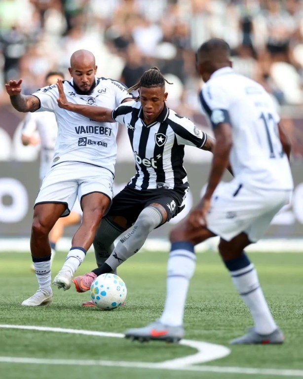 Botafogo sofre virada no Nilton Santos e perde para o Remo