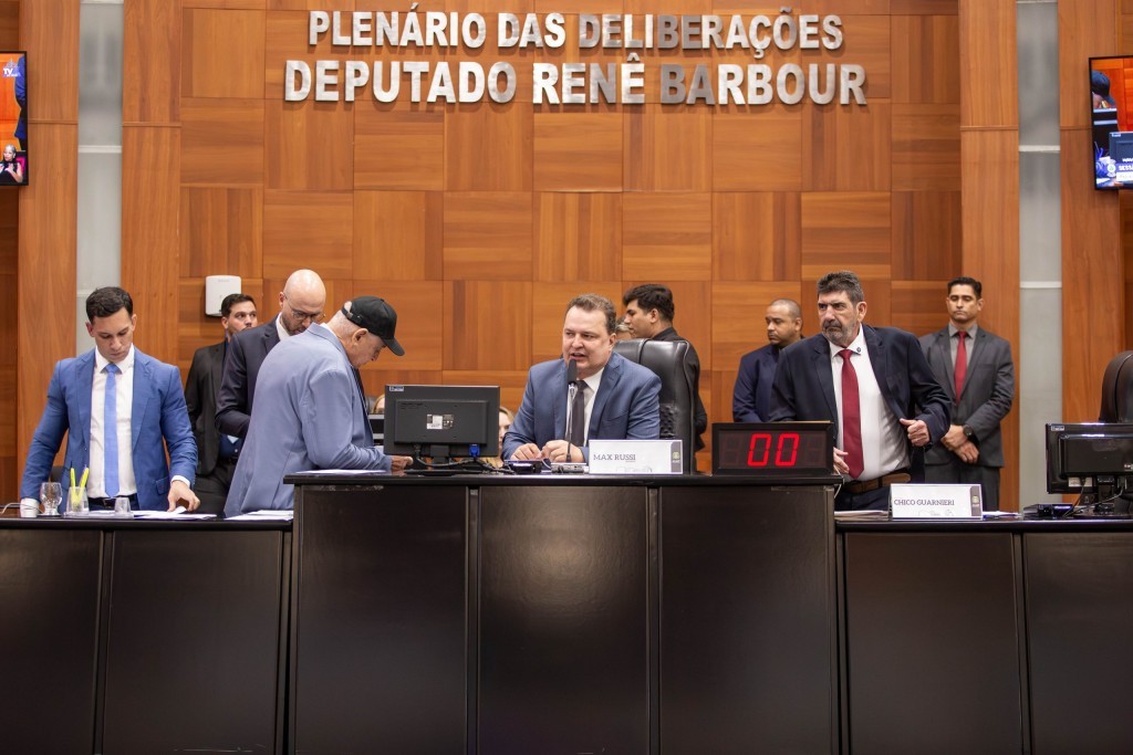 Governo do Estado não envia projeto de lei e deputados adiam votação da RGA 2026