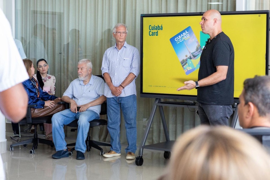 Prefeito lança Cuiabá Card para uso ilimitado do transporte público na capital