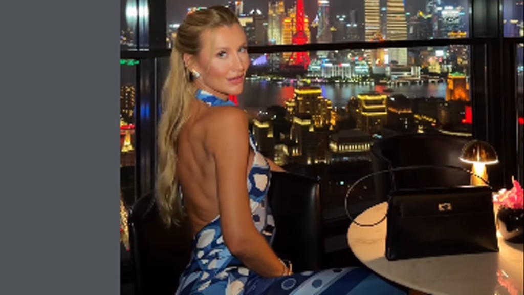 Ana Paula Siebert curte viagem à Xangai e posa em cenário paradisíaco: ‘Bund’