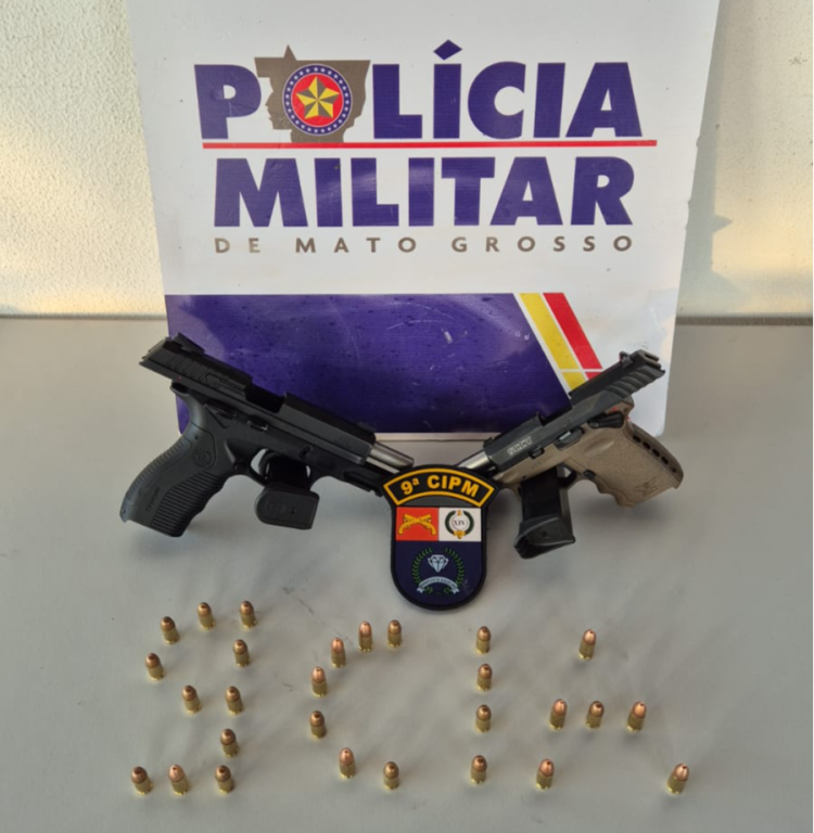 PM prende dupla de faccionados suspeitos por homicídio e apreende duas pistolas