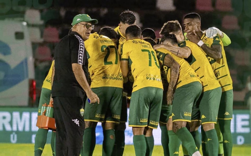 Cuiabá cede empate no fim e desperdiça chance de colar no G4 da Série B
