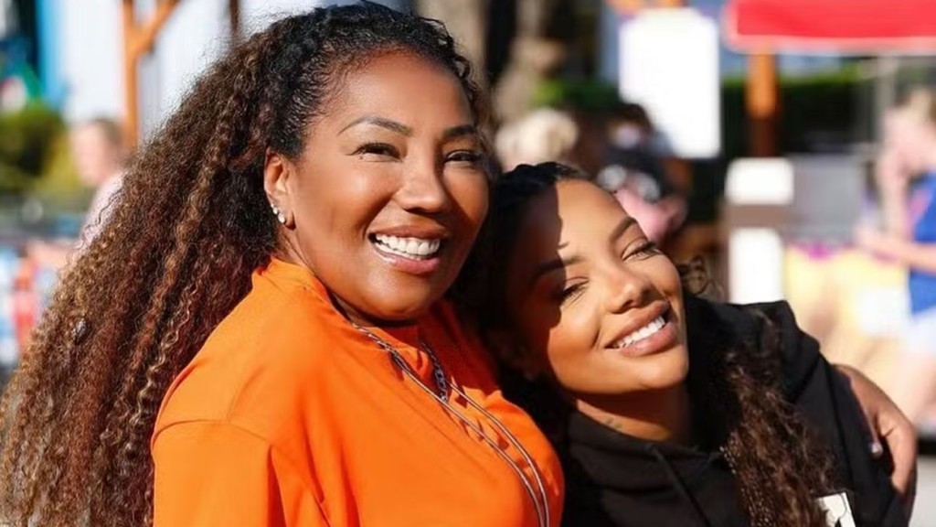 Ludmilla surpreende mãe com carro de luxo em aniversário de 50 anos: ‘Quase 1 milhão’