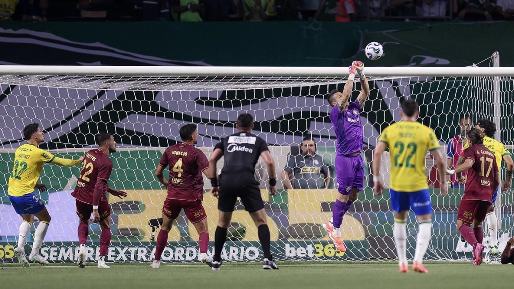 Palmeiras empata com Fluminense e vê liderança do Brasileirão se afastar