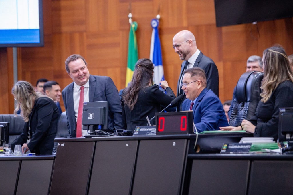 Blocos parlamentares são publicados no Diário Oficial