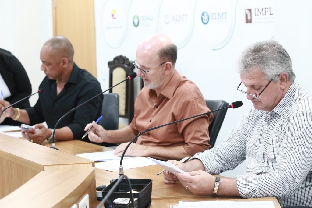 Comissão de Fiscalização avança no projeto sobre IPVA e inicia debates sobre a LOA 2026