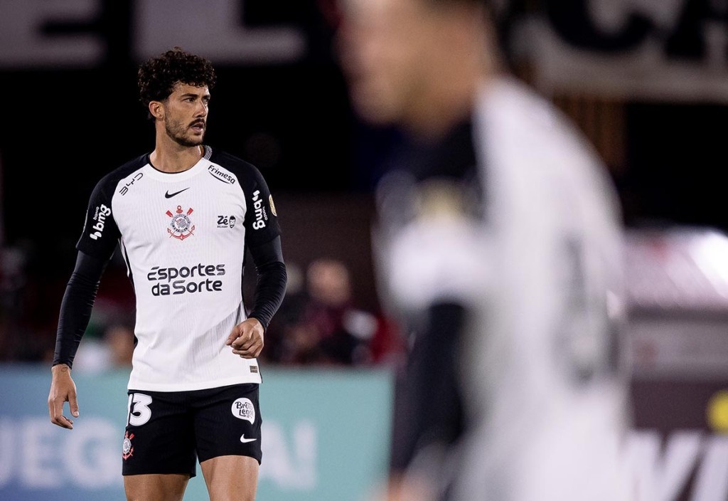 Corinthians reage no fim e arranca empate contra o Santa Fe pela Libertadores