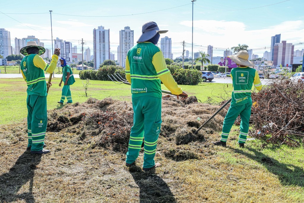 Prefeitura intensifica limpeza urbana e atende avenidas, bairros e espaços públicos ao longo da semana