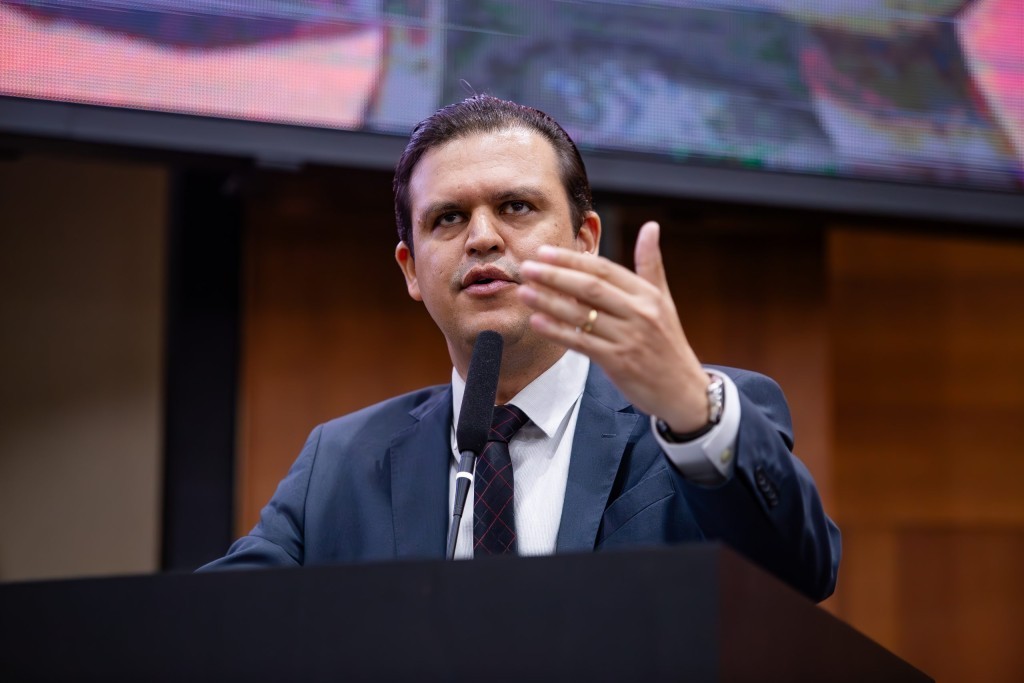 Deputado Thiago Silva repudia violência de gênero contra mulheres