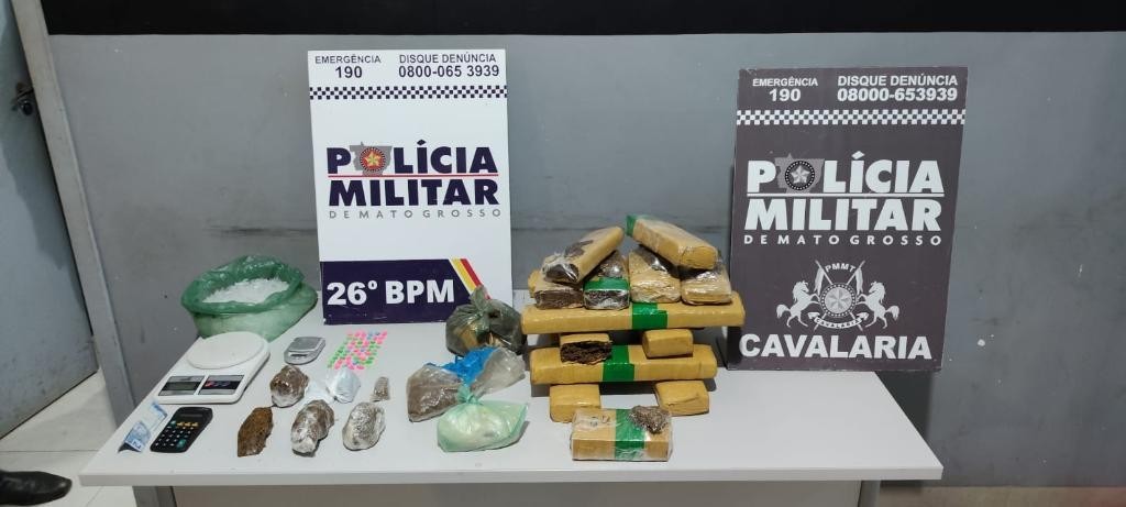 Cavalaria da PM conduz dois faccionados e apreende 13,7 quilos de drogas em Nova Mutum