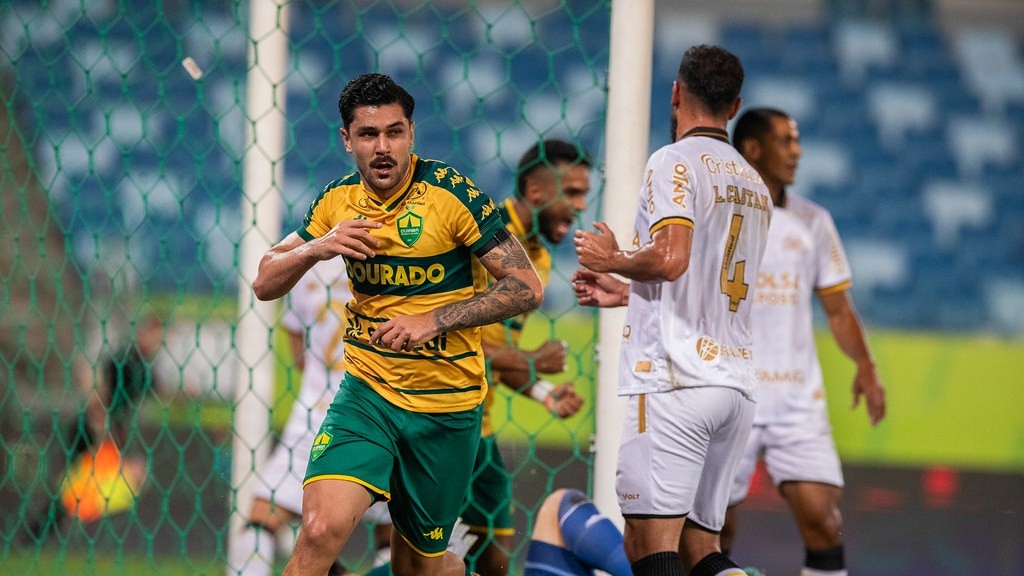 Cuiabá cede empate ao Criciúma no fim e segue pressionado no Brasileirão