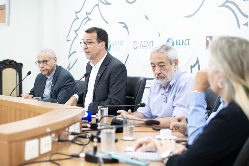 Lúdio critica falta de planejamento em obras do BRT e secretário promete conclusão em 2026