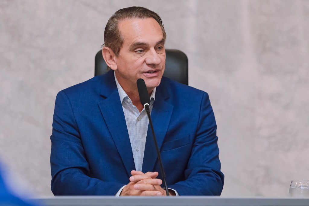 Wilson Santos realiza audiência pública para assegurar aplicação de lei que valoriza profissionais da educação infantil