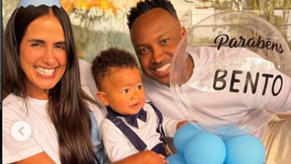 Carol Peixinho e Thiaguinho curtem dia com Bento antes de festa luxuosa: ‘1 ano’