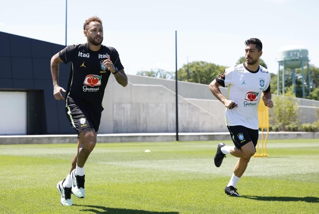 Neymar volta ao gramado e alimenta esperança para sequência do Brasil na Copa