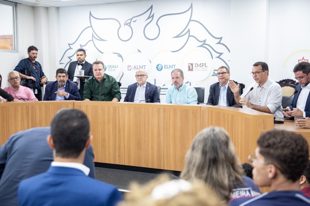 Dr. João destaca possibilidade de revisão em demissões do Samu e abertura de diálogo com Pivetta