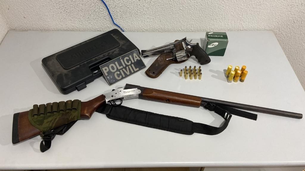 Homem que ameaçou matar irmã é preso pela Polícia Civil por posse irregular de arma de fogo