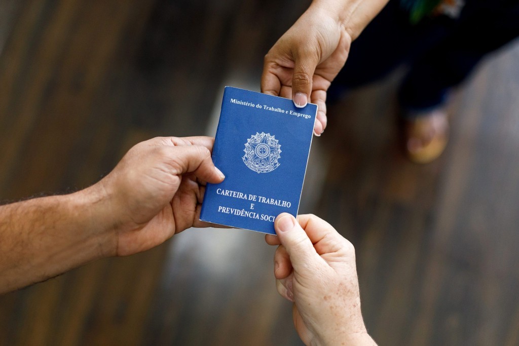Prefeitura de Cuiabá oferece 130 vagas para trabalhadores sem experiência em várias áreas