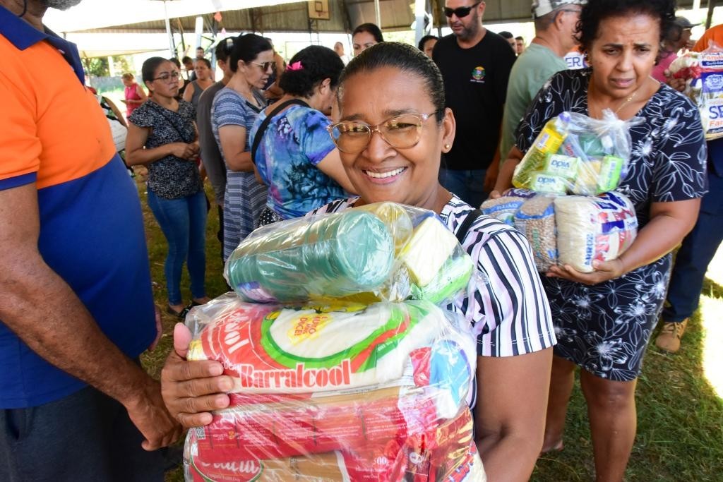 Governo de MT aumenta valor de repasse para municípios terem mais agilidade na compra de cestas de alimentos