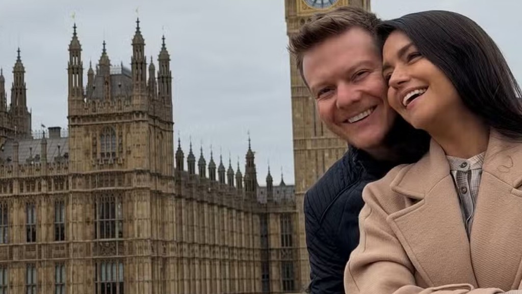 Michel Teló e Thais Fersoza curtem viagem com os filhos na Inglaterra: ‘Em família’