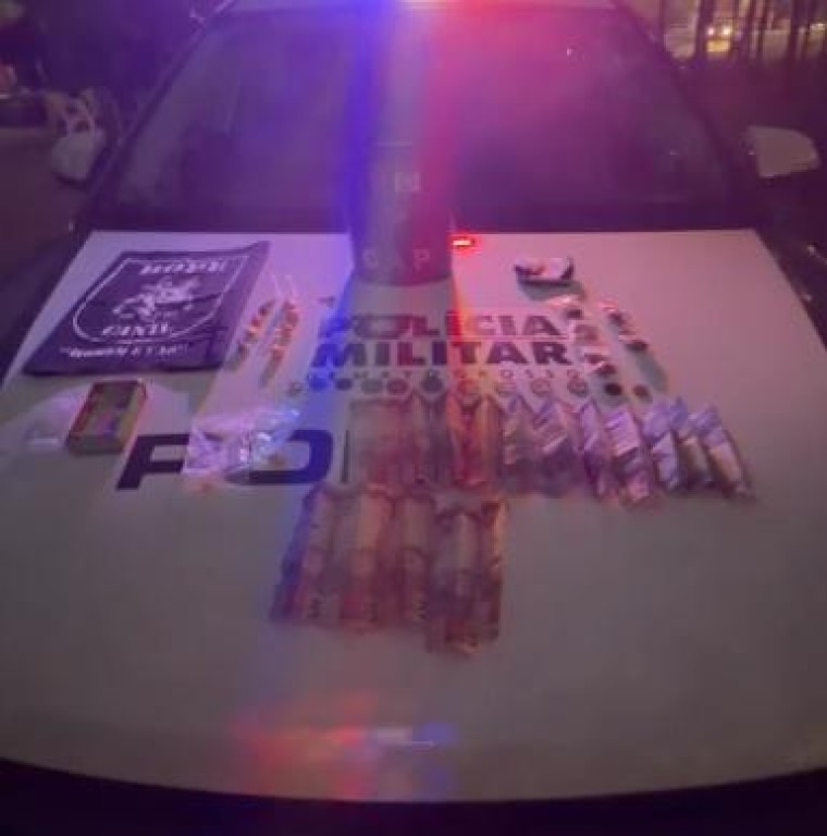 Polícia Militar apreende 17 porções de drogas e localiza dois suspeitos por tráfico