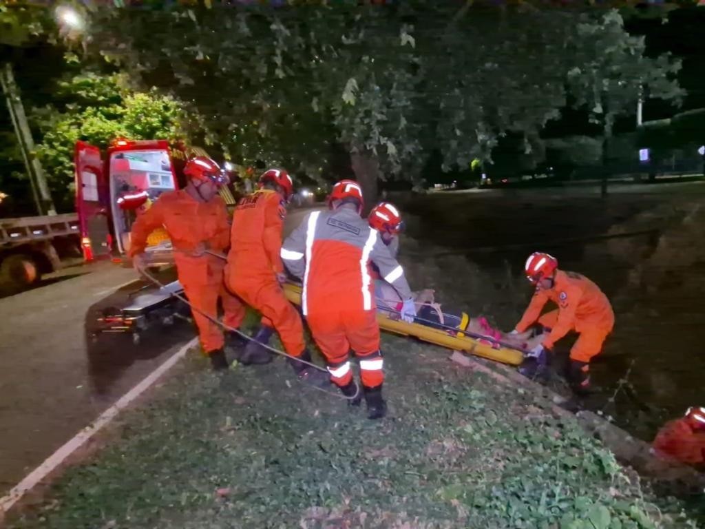 Corpo de Bombeiros atende duas ocorrências de acidente de trânsito