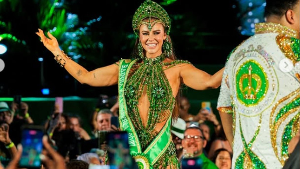Paolla Oliveira assume posto de rainha de bateria da Imperatriz Leopoldinense