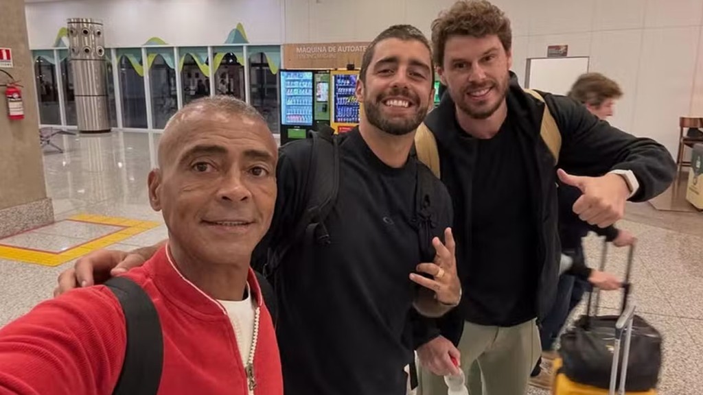 Romário, Pedro Scooby e Bruninho viajam juntos para os Estados Unidos: ‘Partiu Copa’