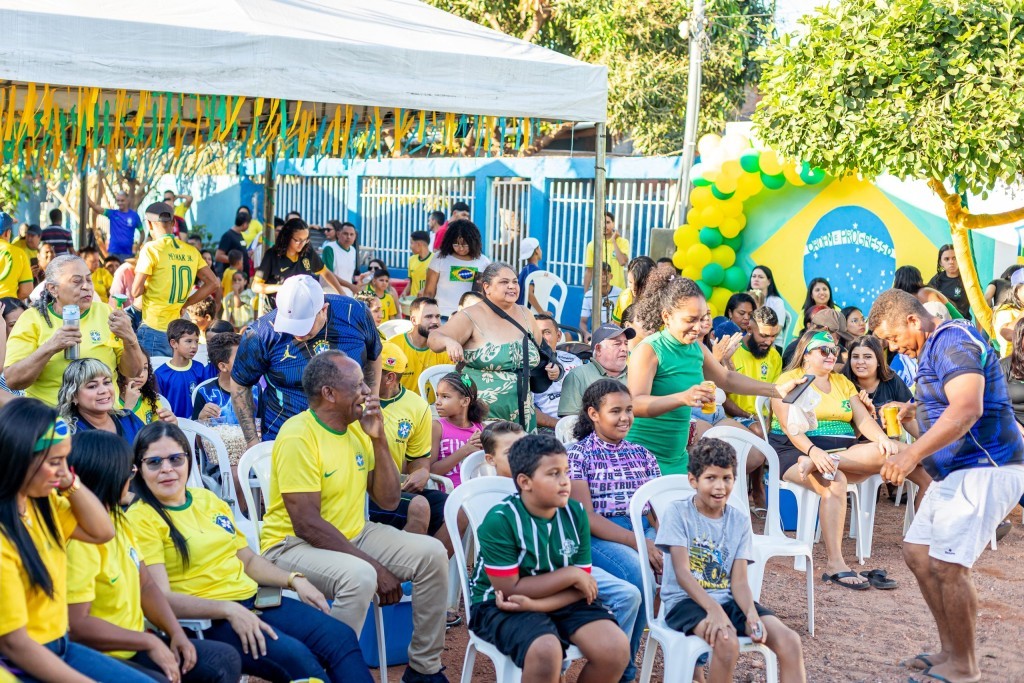 Campanha da Copa termina com anúncio de asfalto para moradores do Jardim Liberdade