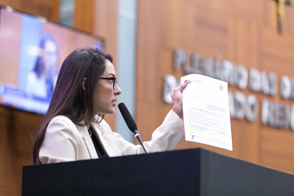 Audiência, requerida por Janaína Riva vai debater projeto do governo que restringe licença sindical de servidores