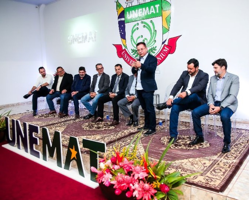 Ações do deputado Botelho são lembradas durante celebração dos 30 anos da Unemat
