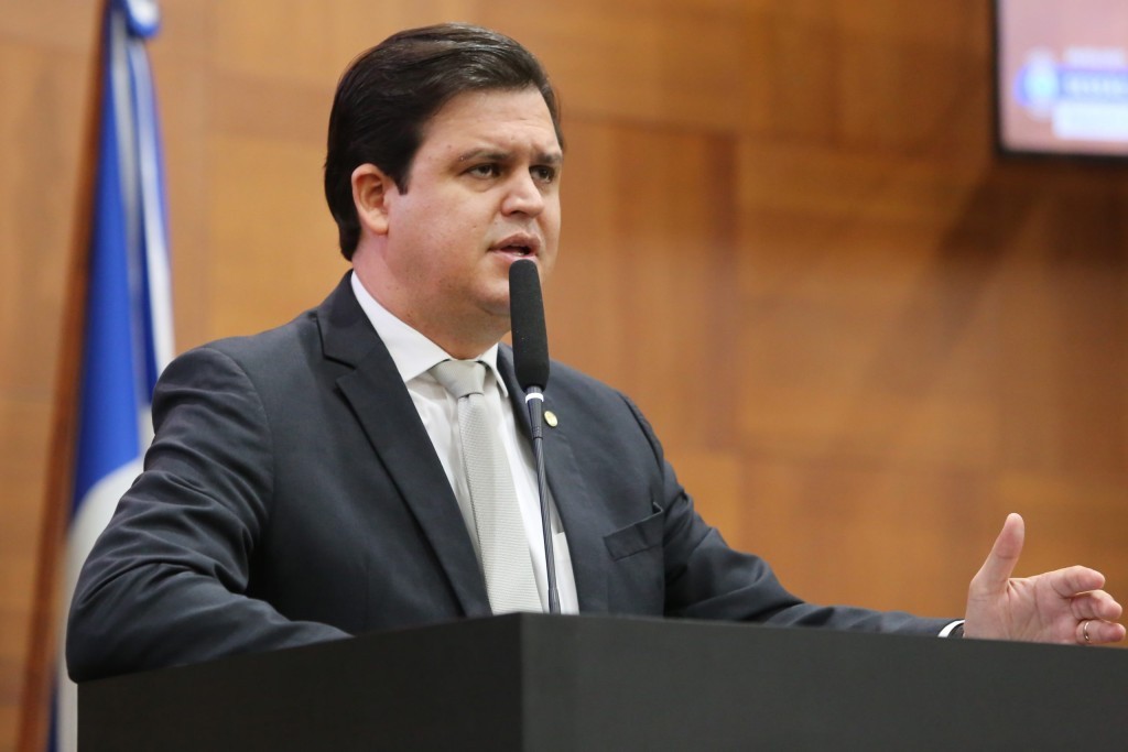 Deputado Thiago Silva cobra urgência na votação do Projeto que homenageia o Pastor Sebastião Rodrigues de Souza
